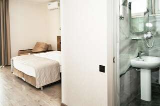 Гостиница Солнечная Гавань Новороссийск Стандарт улучшенный-3