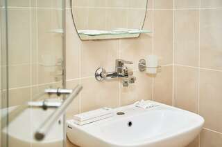 Гостиница Солнечная Гавань Новороссийск Семейный-4